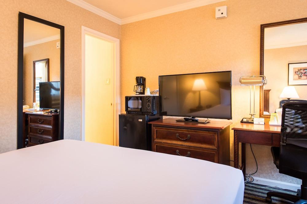 Civic Center Motor Inn photo 7