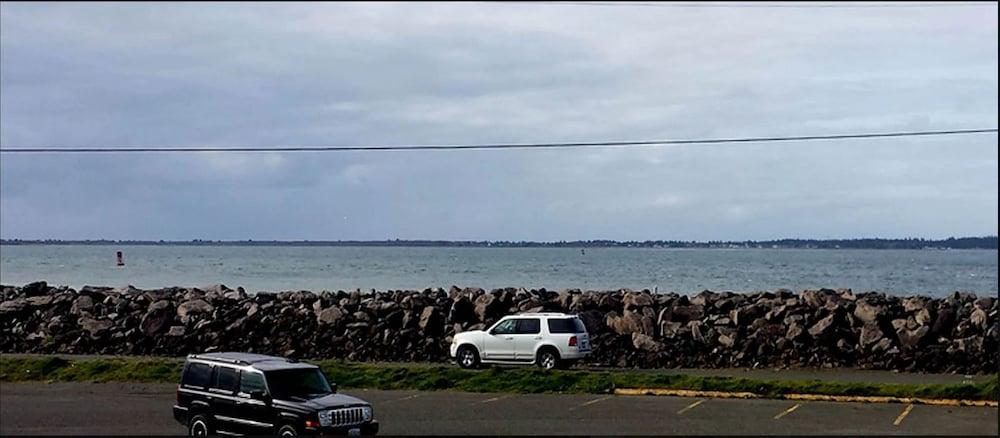 Islander Westport photo 72