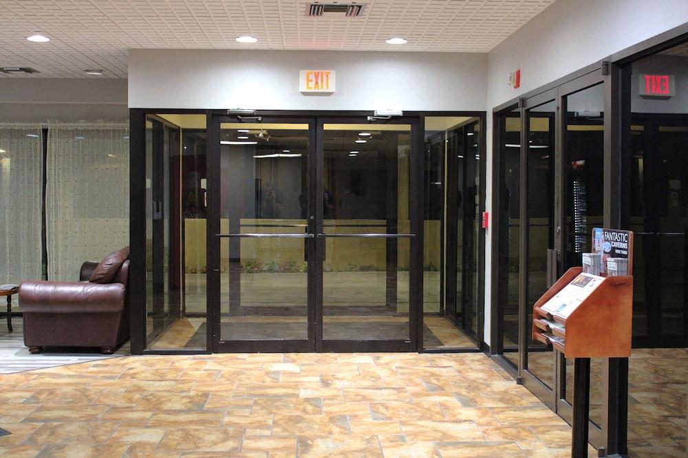 Greenlight Inn & Suites photo 10