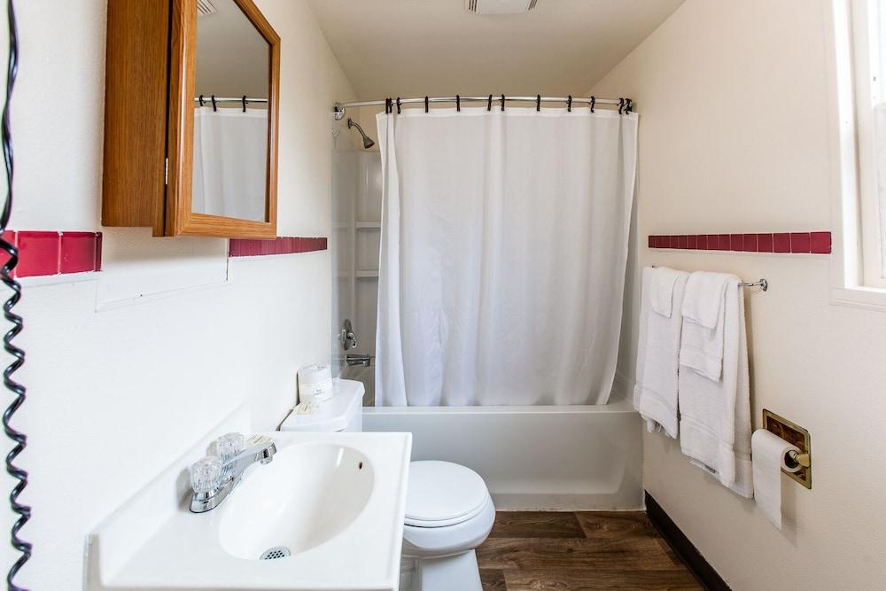 Autzen Inn photo 47