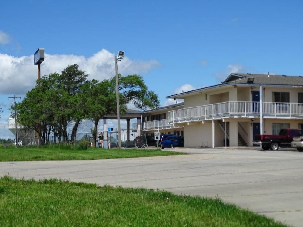 Travelers Inn photo 8