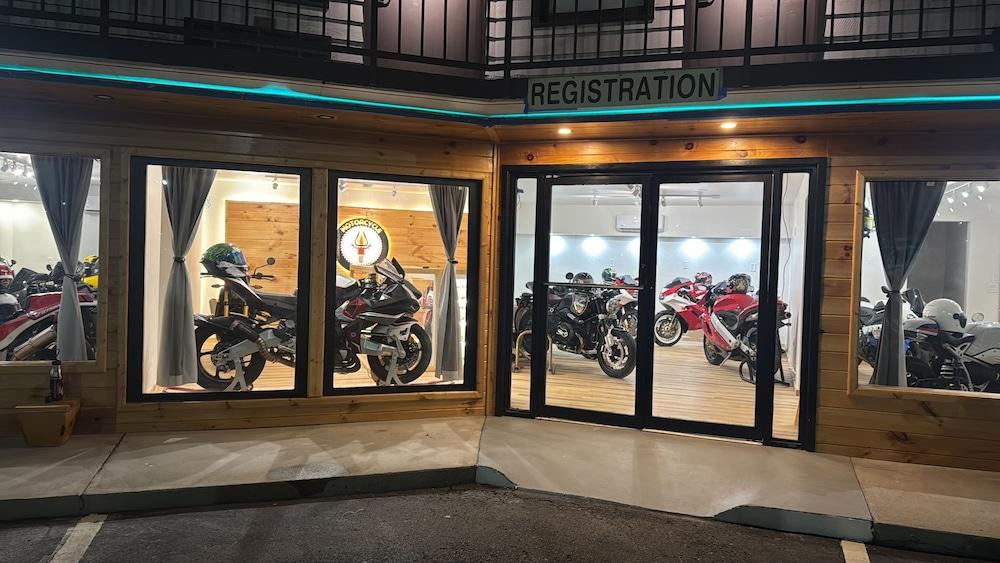 Motorcycle Inn photo 11