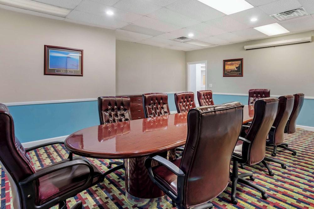Best Western Rutgers University Hotel photo 26