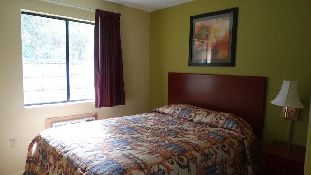Budget Inn photo 7