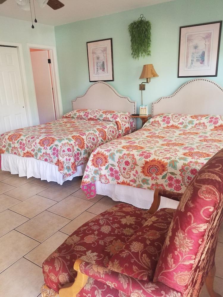 Silver Sands Motel photo 21