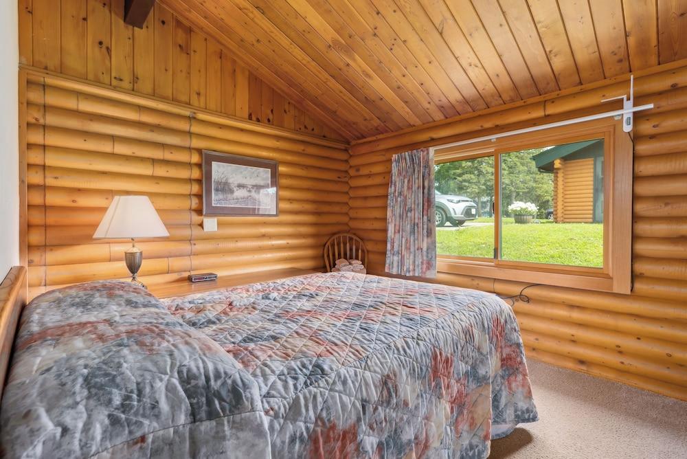 The Lodges at Breezy Point photo 22