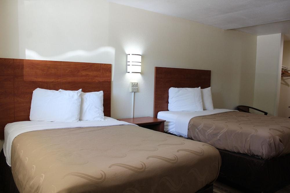 EverGreen Inn & RV photo 17