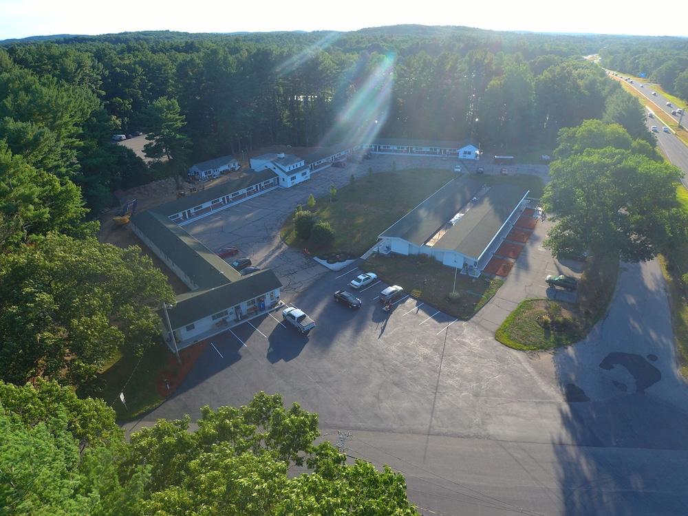 The Minuteman Inn photo 32