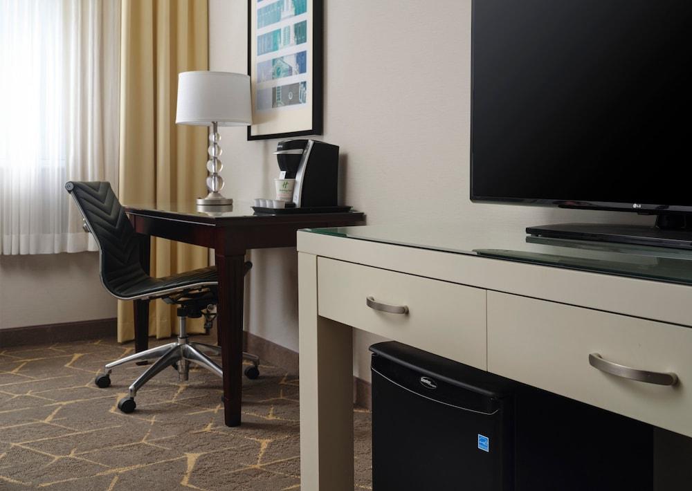 Holiday Inn & Suites Marlborough by IHG photo 31