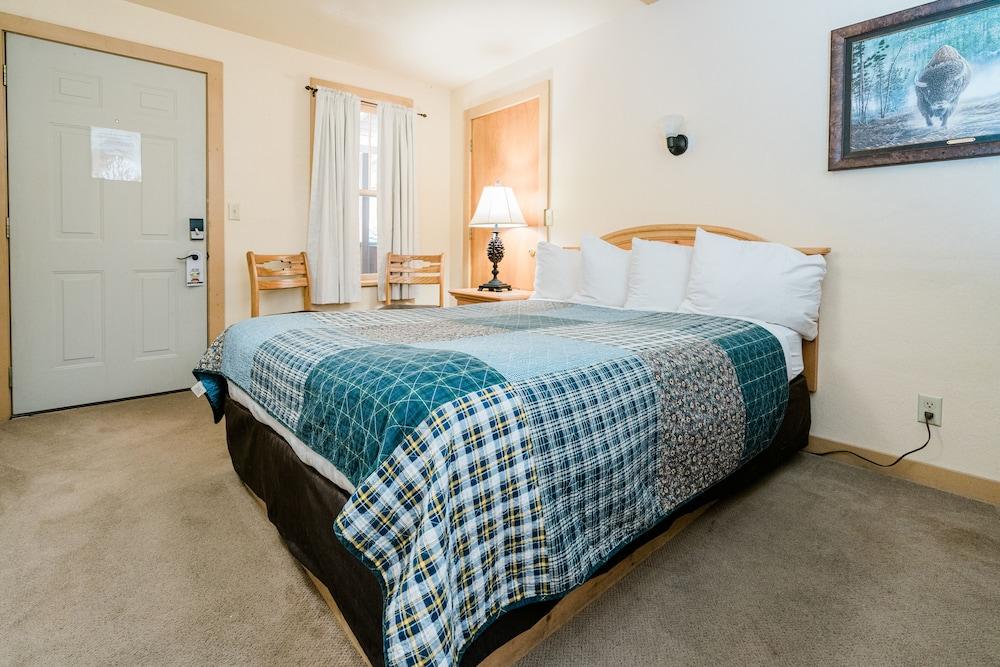 Battle Creek Lodge photo 12