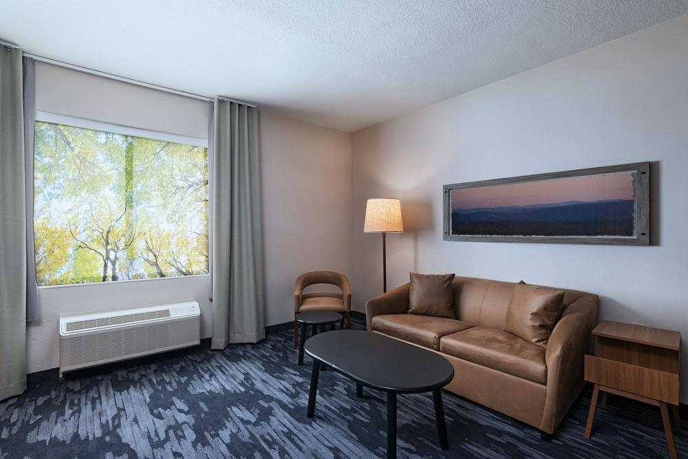 Fairfield Inn & Suites Hillsboro photo 8