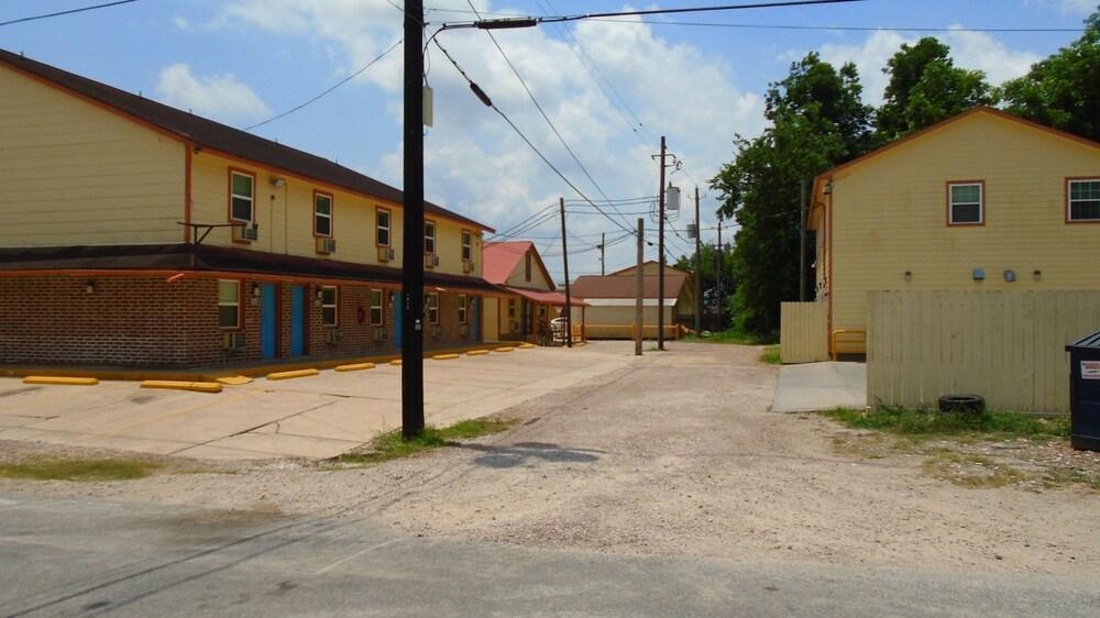 Town House Motel photo 13
