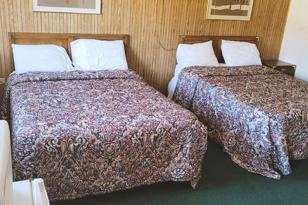 Blue Way Inn And Suites Winfield photo 8