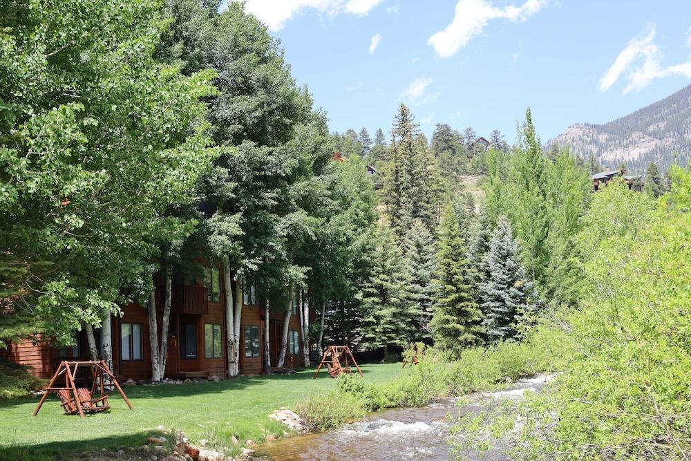 Aspen Winds on Fall River photo 41