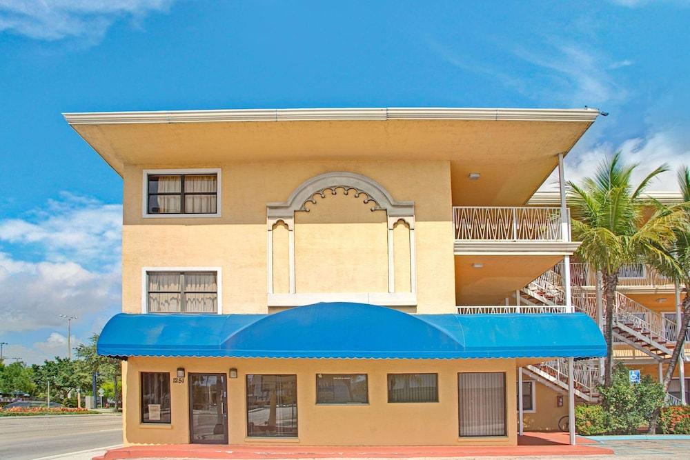 Travelodge by Wyndham Fort Lauderdale photo 14