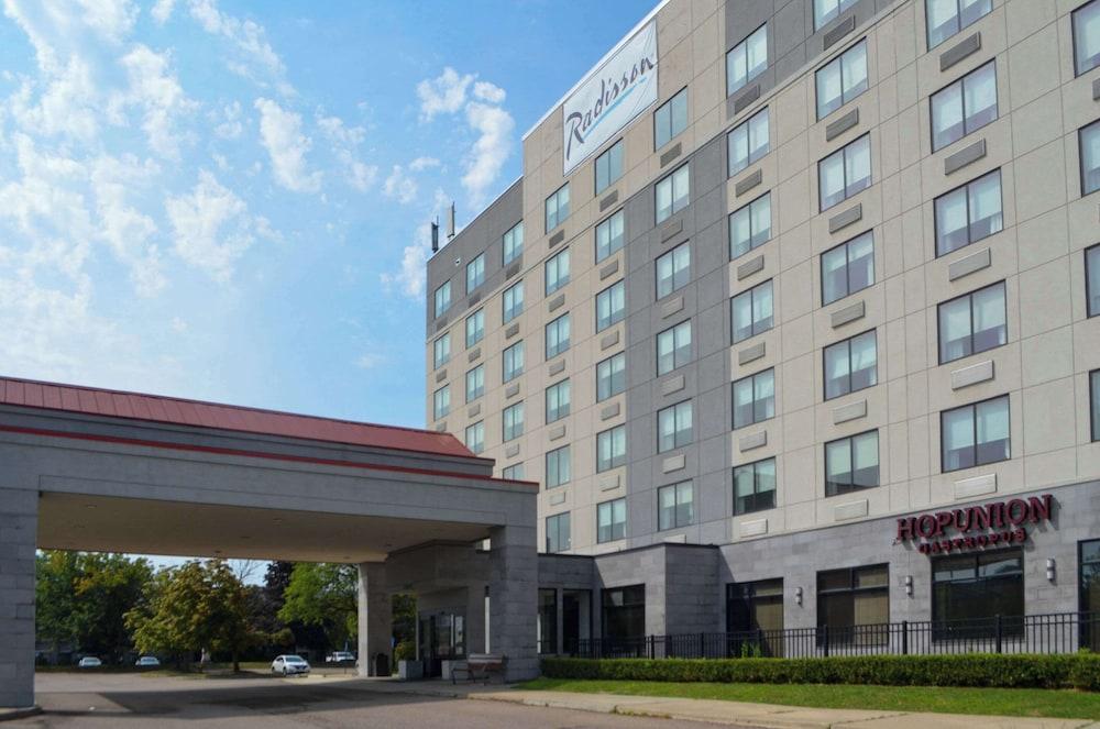 Radisson Hotel Detroit Metro Airport photo 1