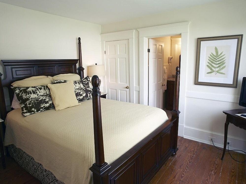 Smithfield Inn photo 10