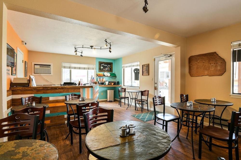 Adventure Inn & Motel photo 5
