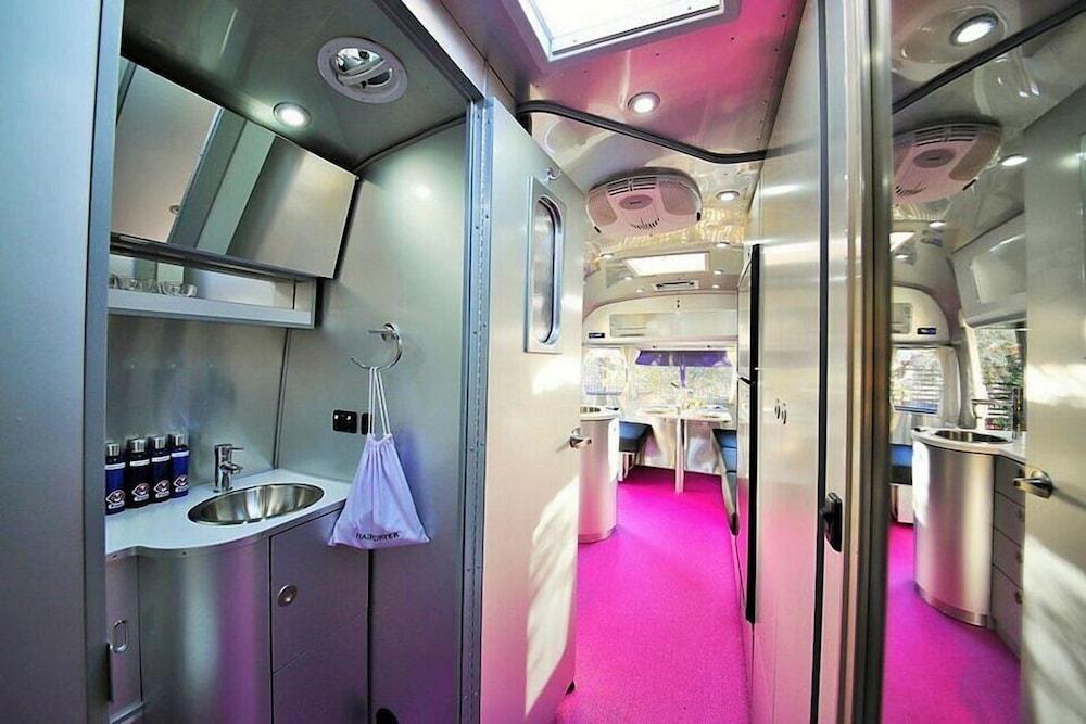 Metro Hotel and Cafe photo 3