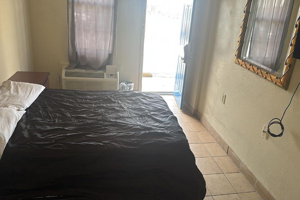 Cole Manor Motel By Oyo Love Field Market Center photo 4