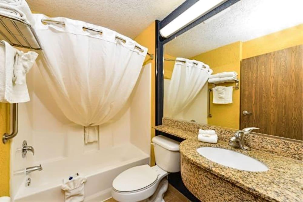 Microtel Inn & Suites by Wyndham New Braunfels photo 18