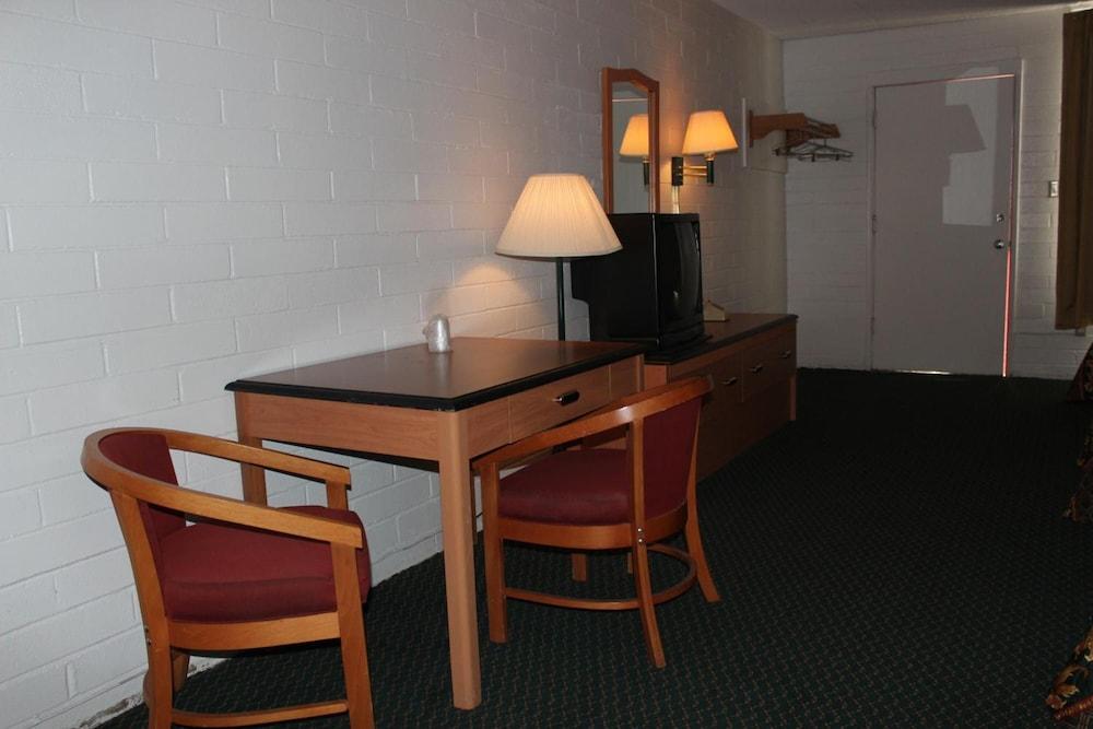 Amazon Motel photo 8
