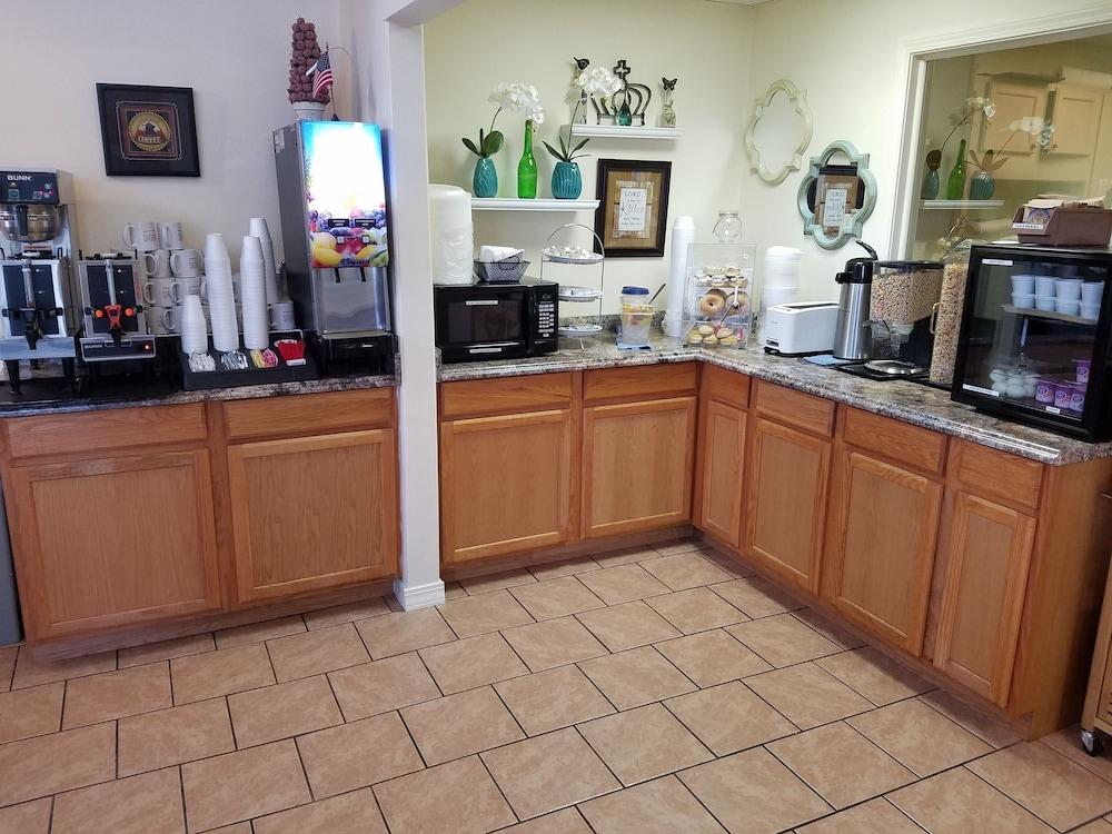 Ozark Valley Inn photo 38