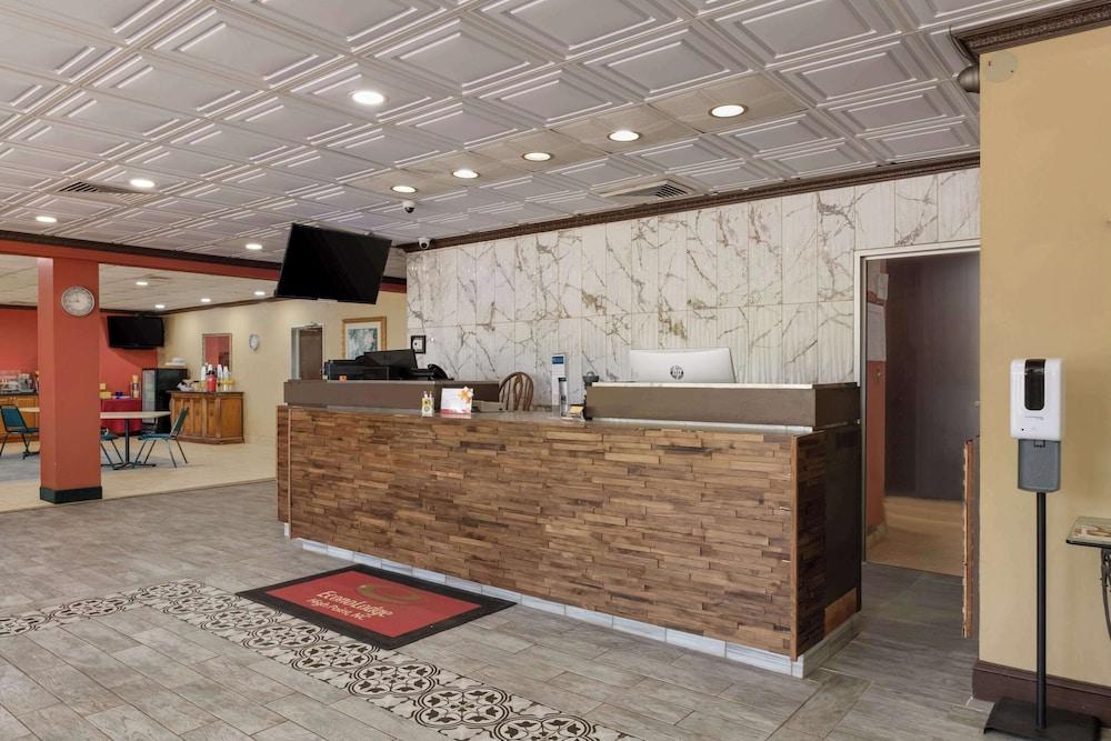 Econo Lodge photo 4