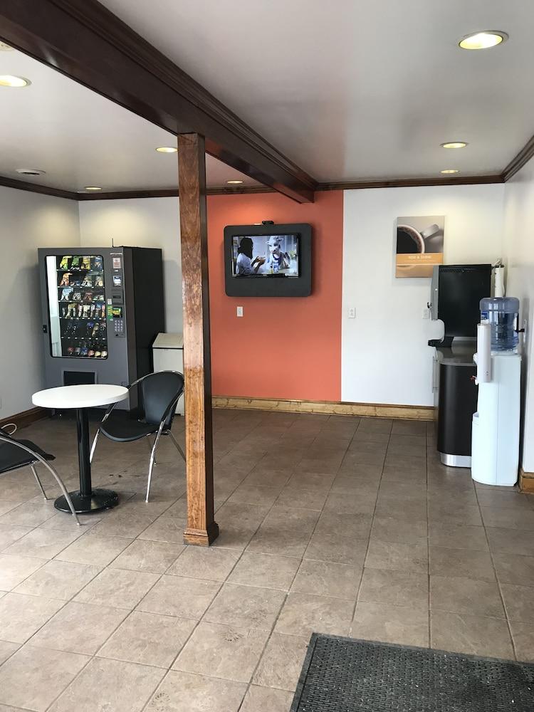 Northway Inn Queensbury - Lake George photo 5
