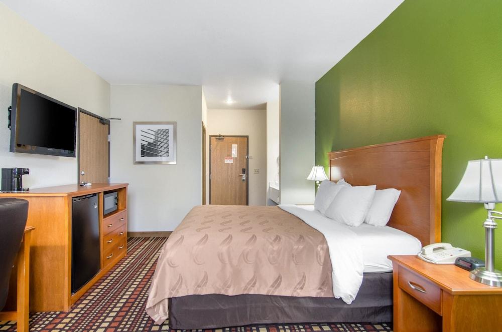 Quality Inn Kearney - Liberty photo 14