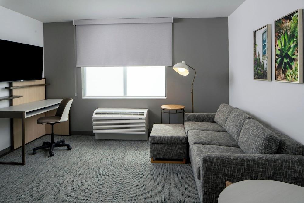 Towneplace Suites By Marriott Surprise Prasada photo 13