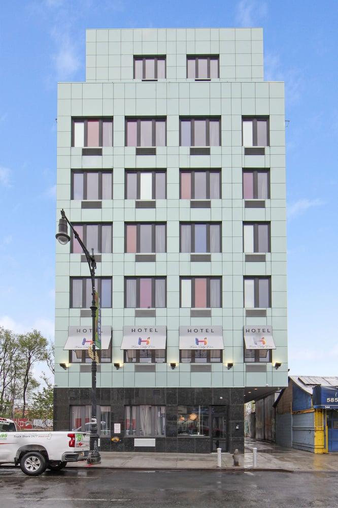 Hotel 365 Bronx photo 1
