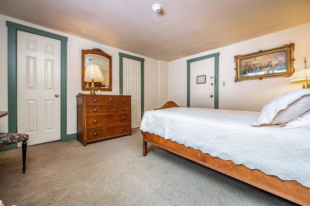 Wayside Inn photo 33