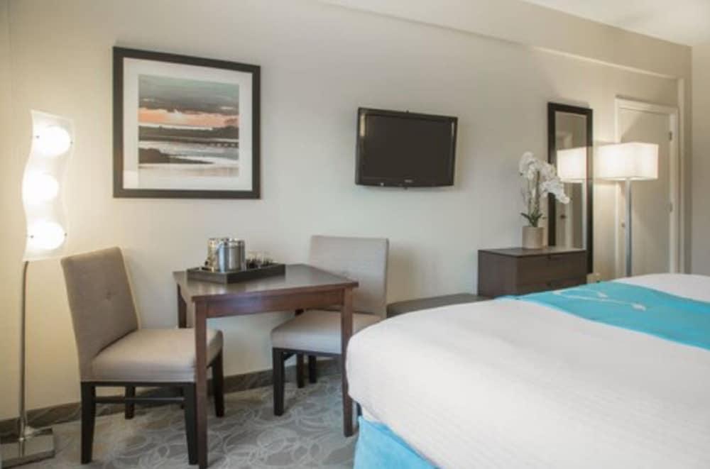 Aqua Blue Hotel photo 19