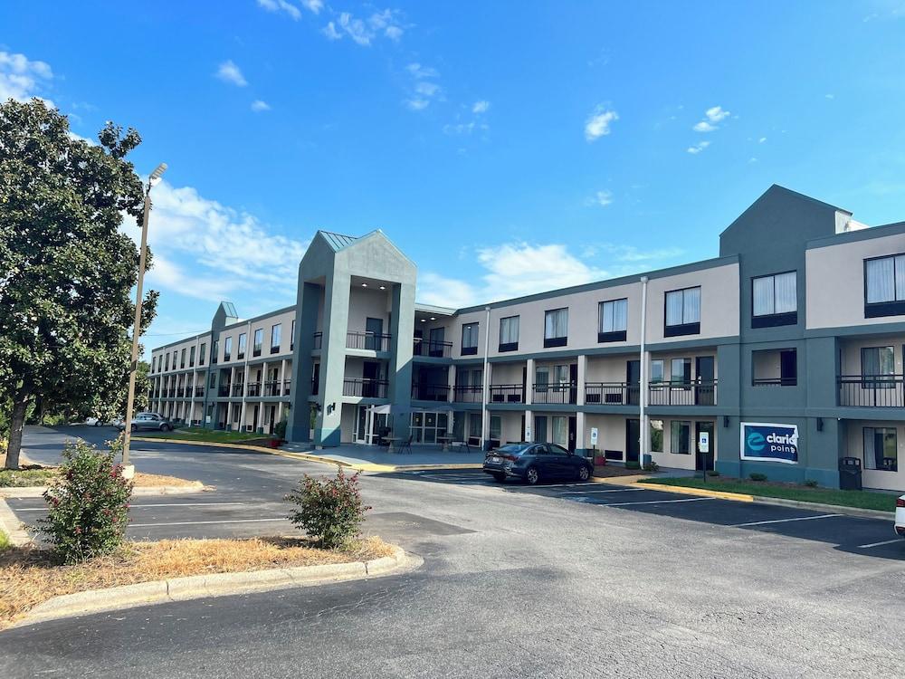 Clarion Pointe - Greensboro Coliseum Area photo 39