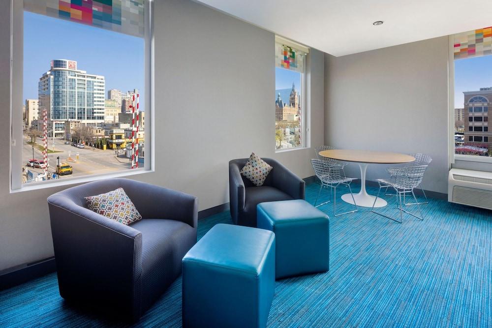 Aloft Milwaukee Downtown photo 10