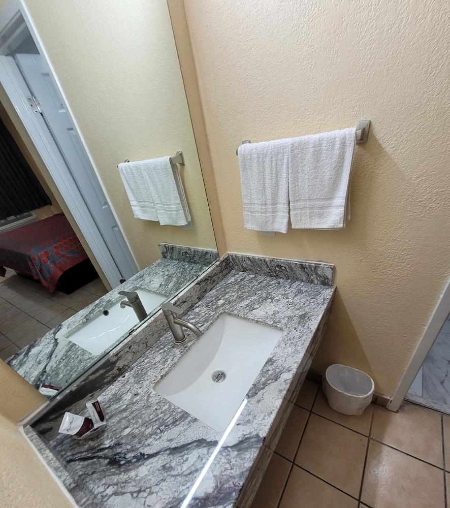 La Vista Motel photo 2