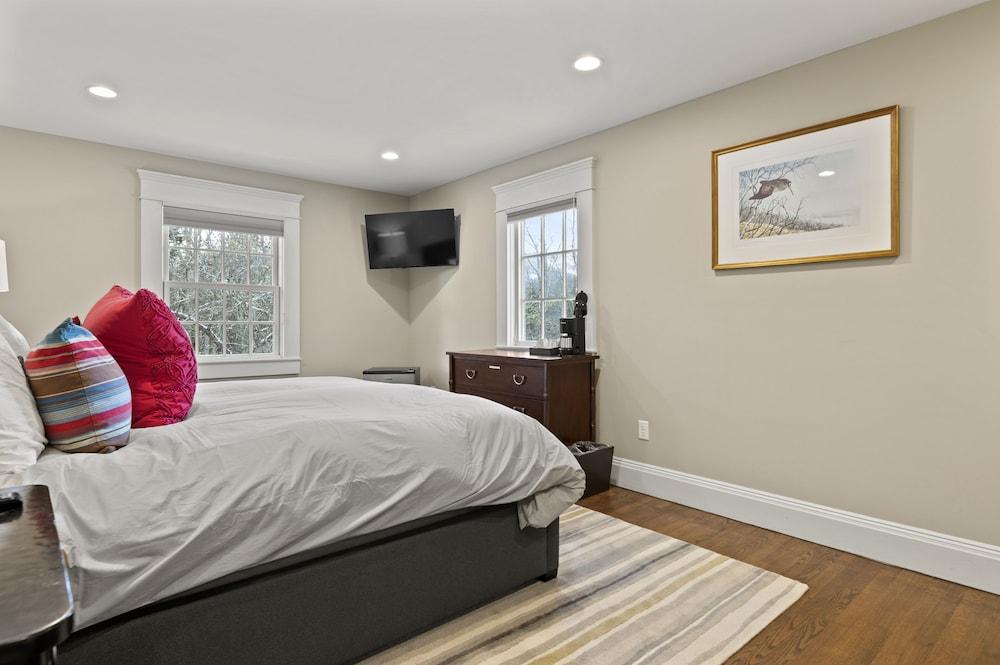 Brook Bound Inn photo 38