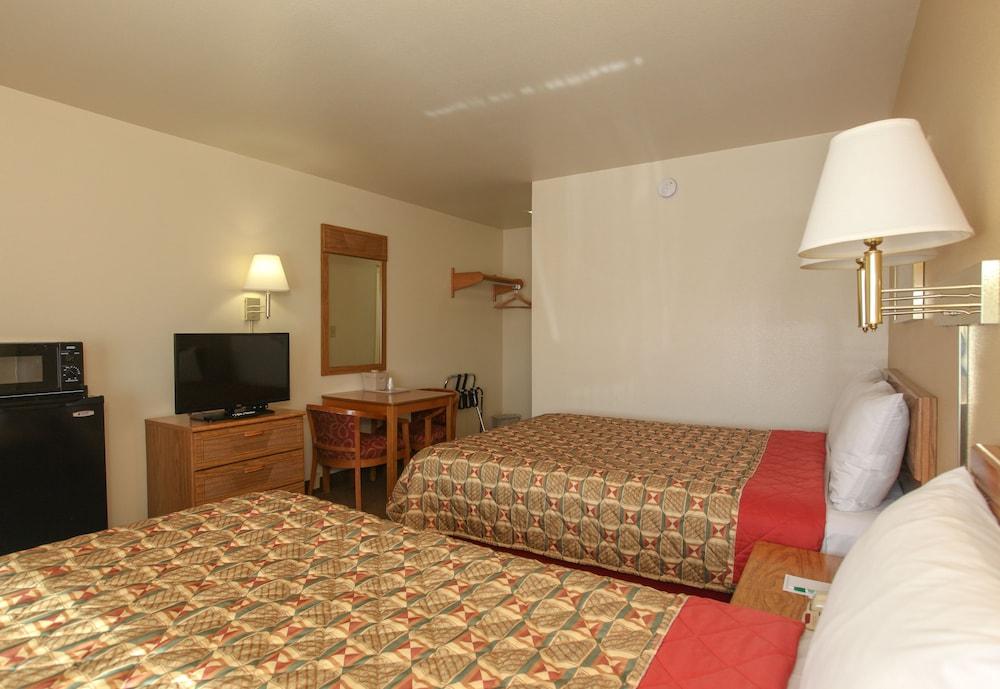 Highland Country Inn photo 9