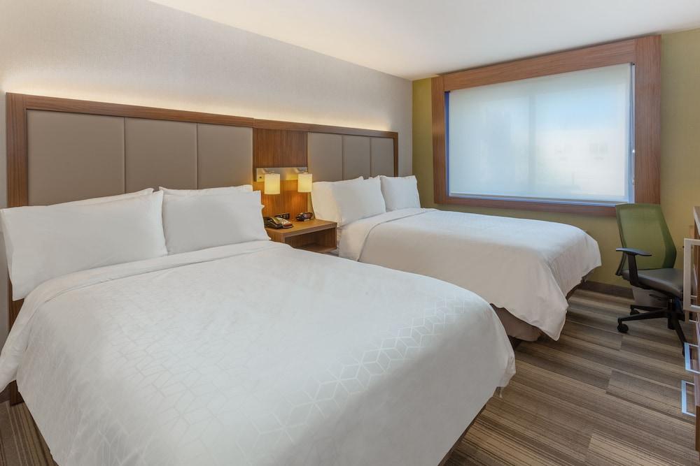 Holiday Inn Express Laguardia Airport, an IHG Hotel photo 2