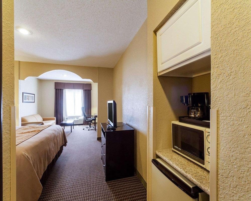 Comfort Inn & Suites Burnet photo 36