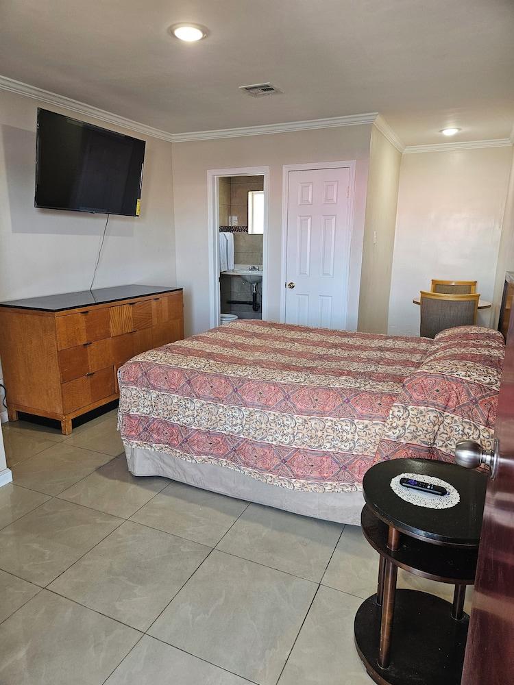 Branding Iron Motel photo 2
