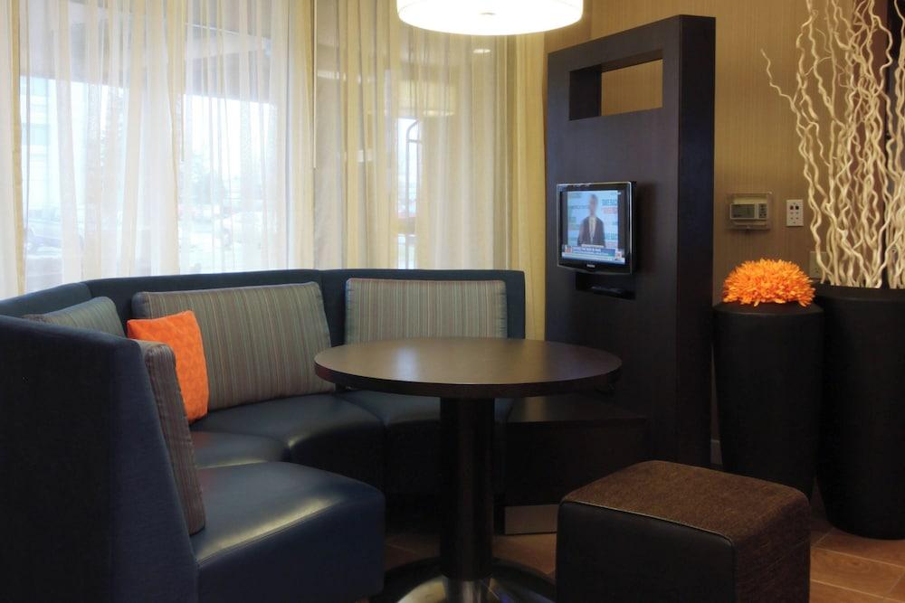Courtyard Flint by Marriott photo 35