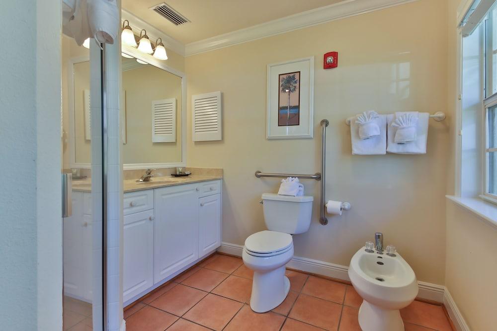 Tortuga Inn Beach Resort photo 39