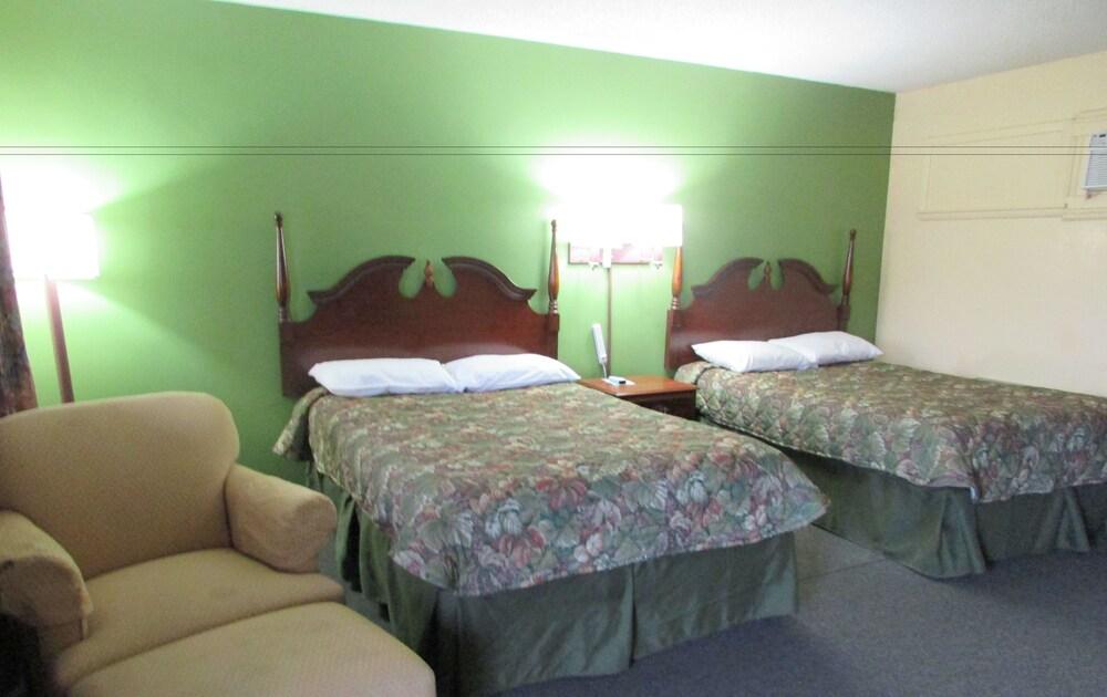 Gas Lite Motel photo 23