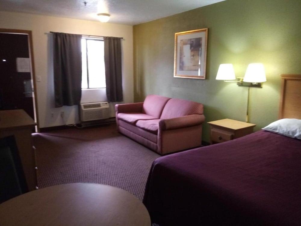 Centralia Inn photo 4