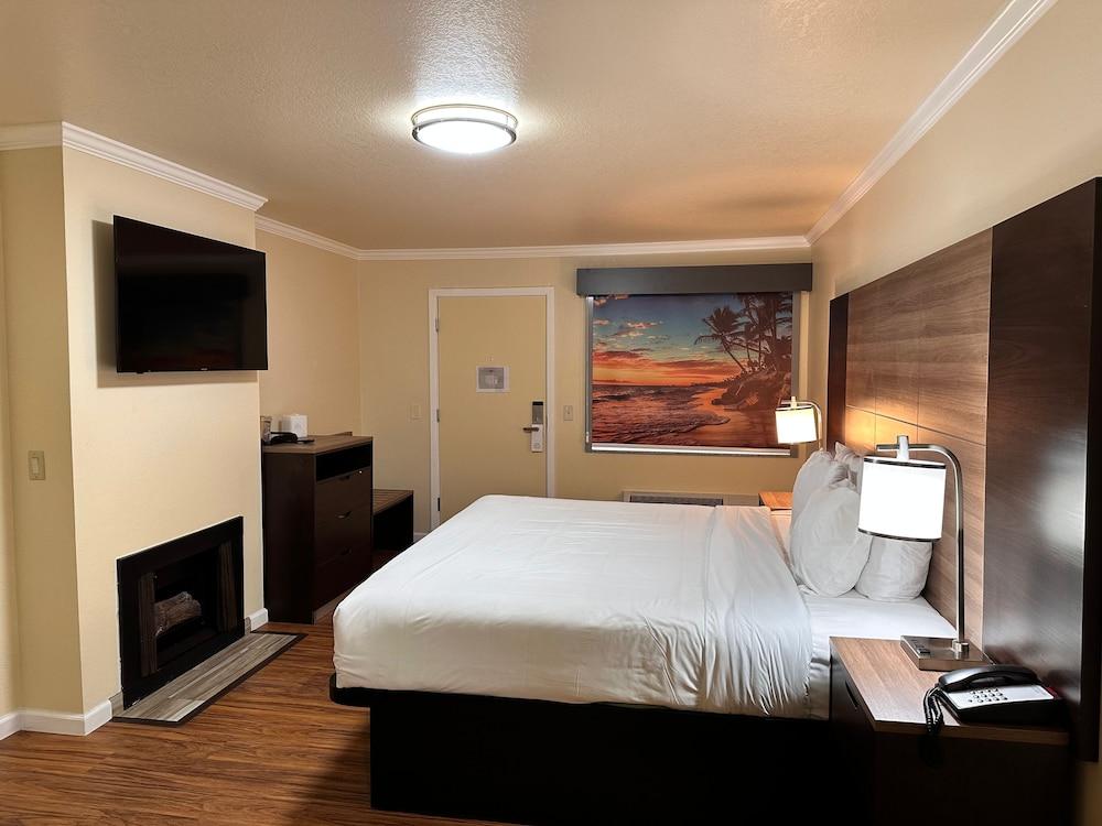Beachwalker Inn and Suites photo 18