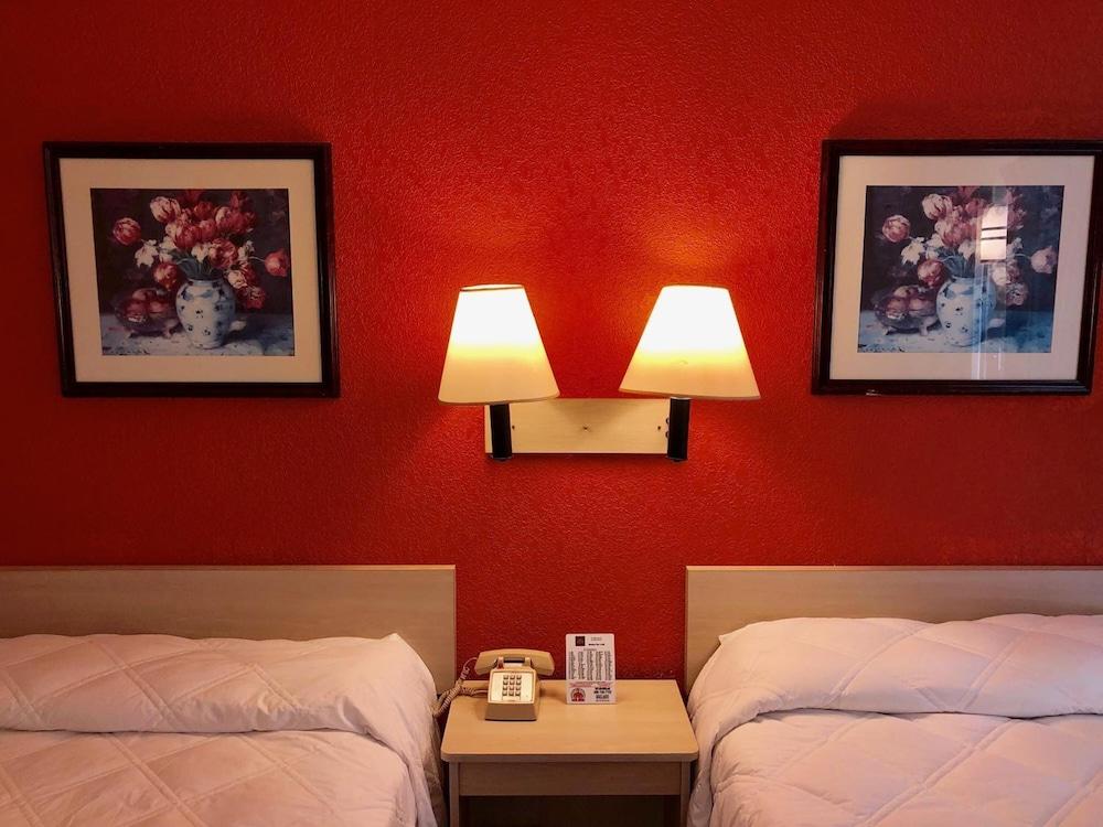 QC Stay Inn photo 8