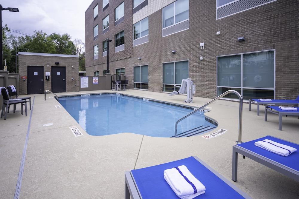 Holiday Inn Express Brevard City Center by IHG photo 11