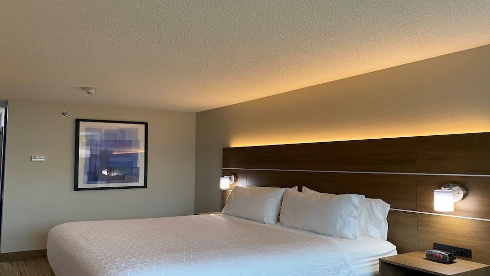 Holiday Inn Express & Suites Somerset Central by IHG photo 15